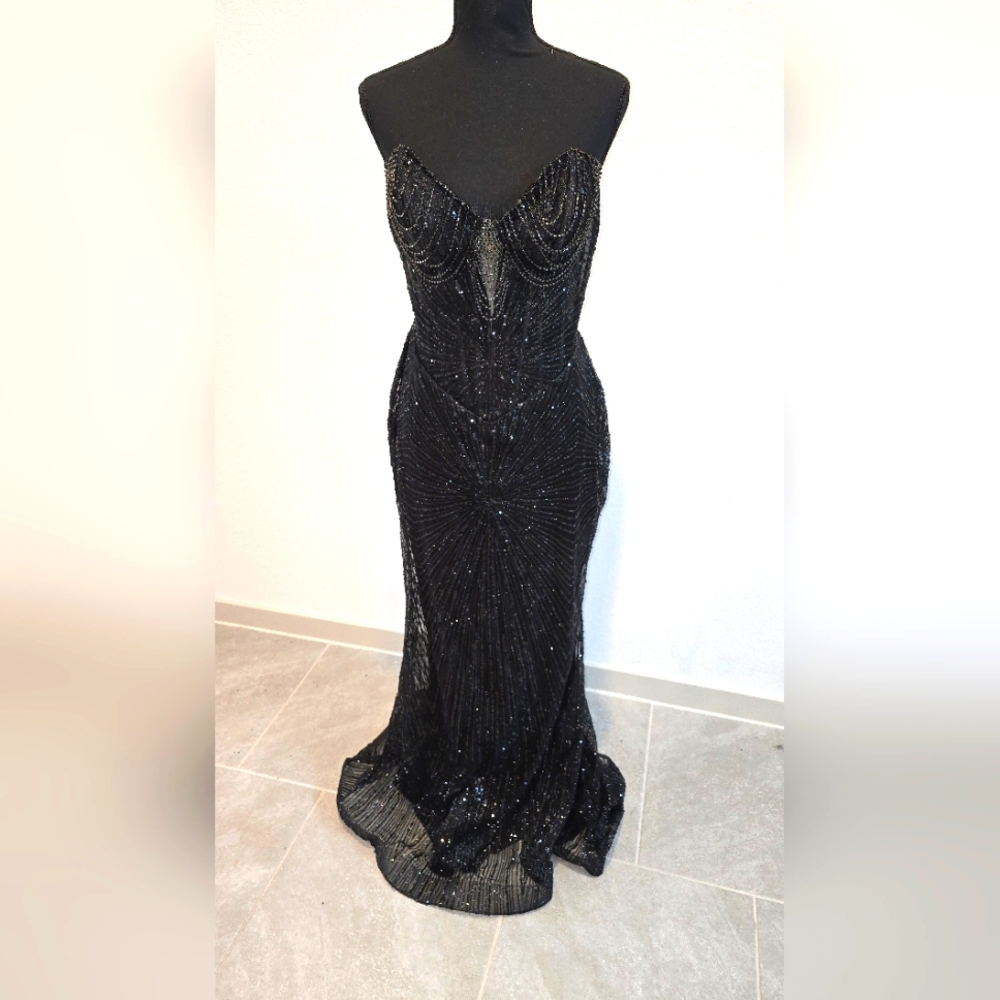 Couture Elegant Black Evening Gown